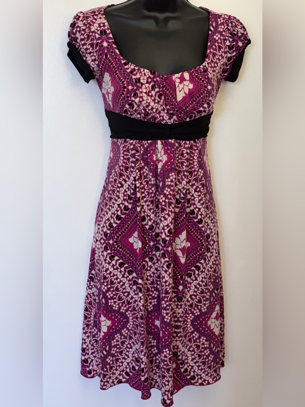 DE.CØDED | Small Stretchy Pink Lined Boho Banded Dress with cap sleeves